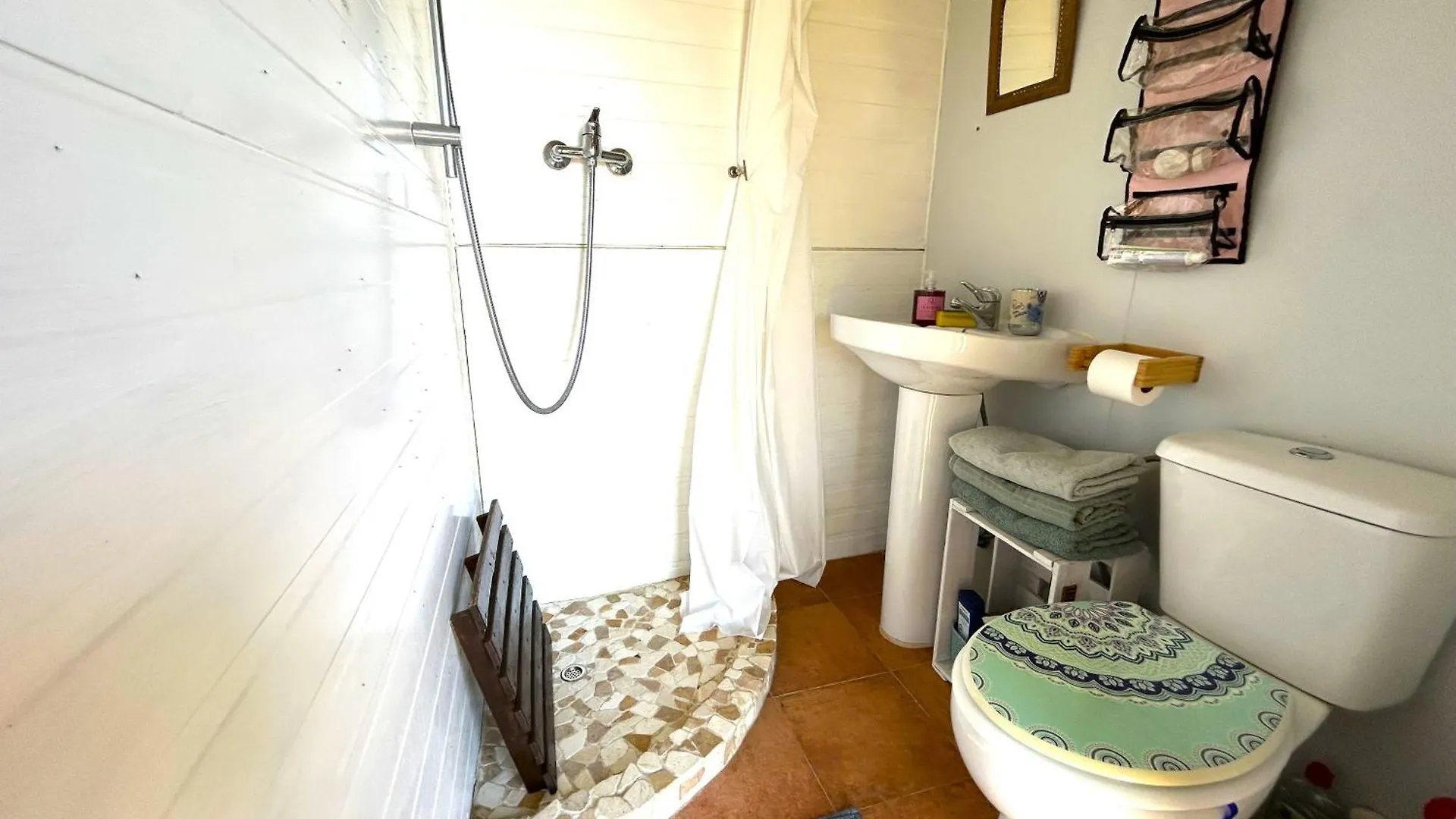 Camping Cabana Rustica En Un Rancho Con Caballos, Prado Del Rey, Andalucia